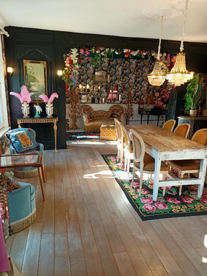 Bed and Breakfast Un Parfum de Violette Fourneville Exterior foto